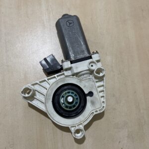 MERCEDES A W169 04-12 FRONT RIGHT DRIVER SIDE WINDOW MOTOR REGULATOR A1698281842