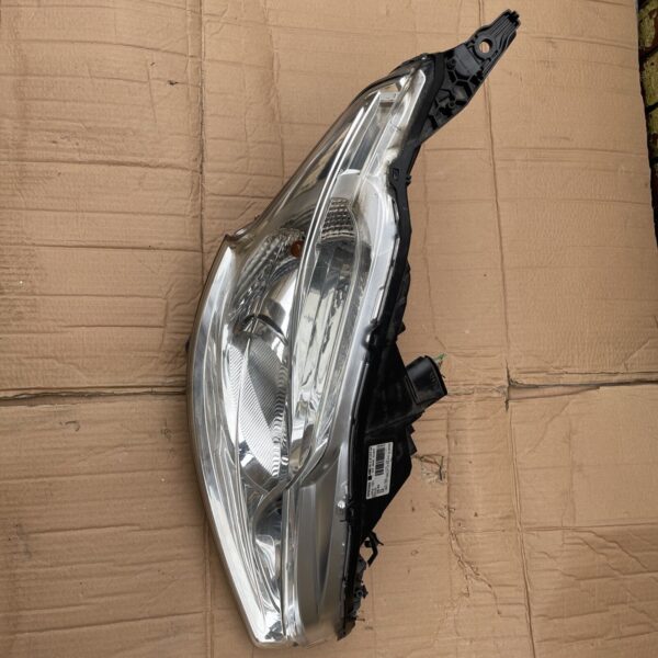 PEUGEOT 208 2012-2018 RIGHT DRIVER SIDE HEADLIGHT HEADLAMP 89905650 9802221380 - Image 2