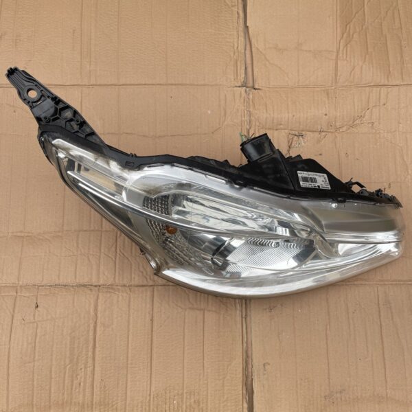 PEUGEOT 208 2012-2018 RIGHT DRIVER SIDE HEADLIGHT HEADLAMP 89905650 9802221380