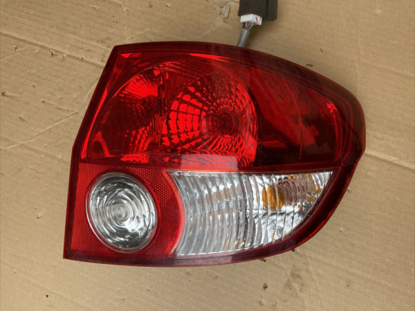 HYUNDAI GETZ 2001-2011 RIGHT DRIVER SIDE REAR TAIL LIGHTS 924021CXXX - Image 3