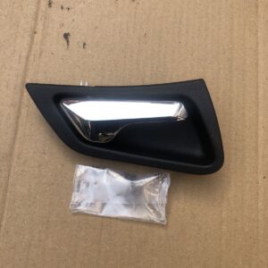 Alternative view of MERCEDES C-CLASS Cl203 01-11 FRONT DRIVER SEDE DOOR INTERIOR HANDLE A2037601261