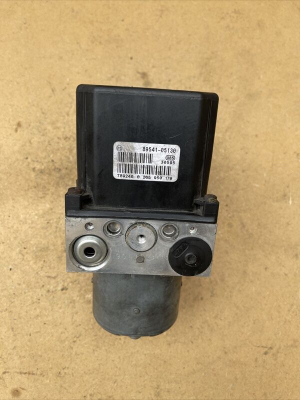 TOYOTA  AVENSIS ( _T25_ ) ABS PUMP CONTROLLER MODULE UNIT 8954105130 0265950179 - Image 3