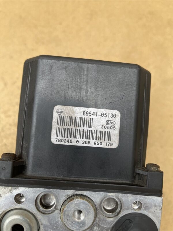 TOYOTA  AVENSIS ( _T25_ ) ABS PUMP CONTROLLER MODULE UNIT 8954105130 0265950179 - Image 4