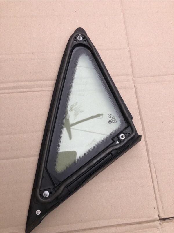 VW TOURAN 2004 2010 FRONT PASSENGER SIDE WINDOW QUARTER GLASS 1T0845411 - Image 3