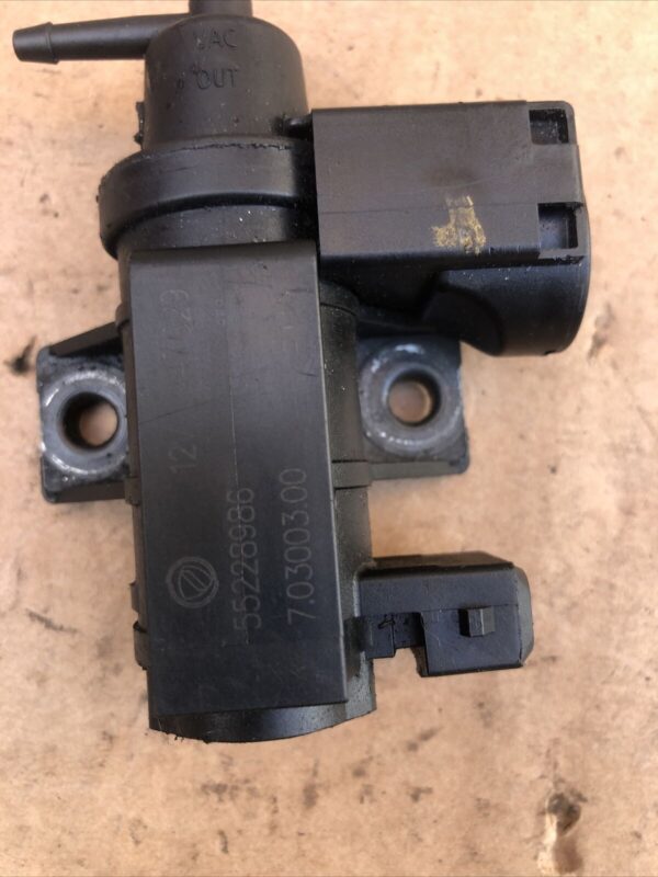 Vauxhall Combo Fiat Doblo Peugeot Boxer Turbo Pressure Solenoid 55228986 - Image 2